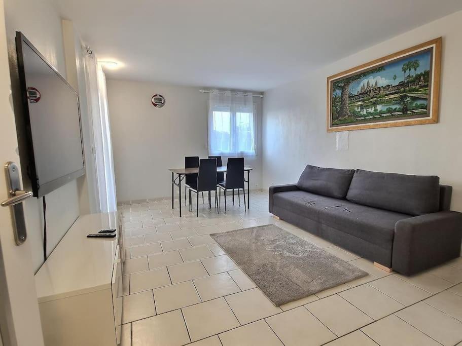 Le Cosy Wiener *Paris*Gare A 300 M*Disneyland* Champs-Sur-Marne Εξωτερικό φωτογραφία